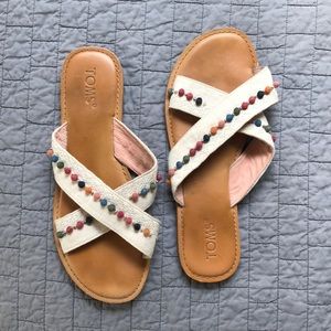Toms pom pom sandals